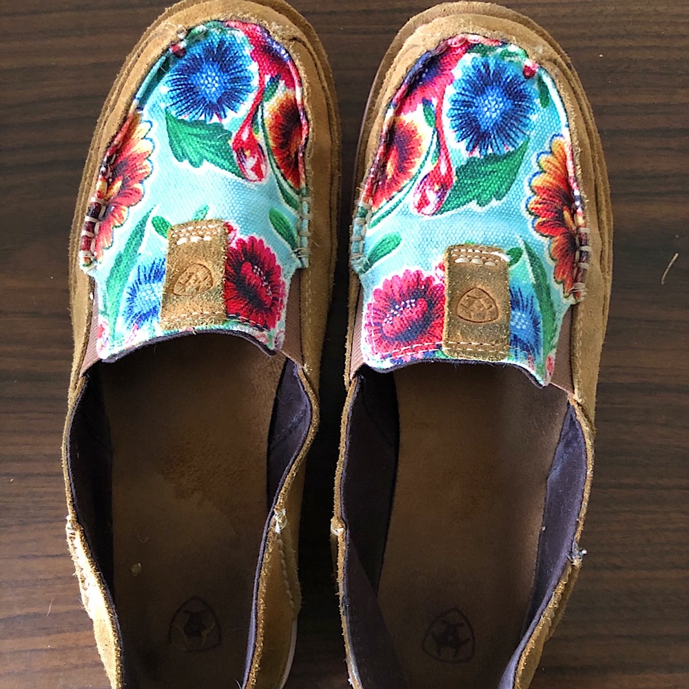 Ariat Cruisers (floral)